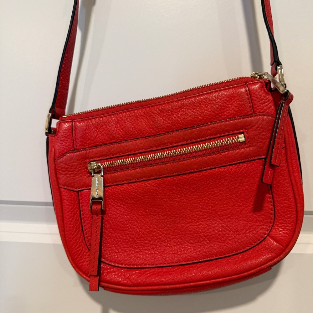 Michael Michael Kors Julia Medium Leather Messenger - Red